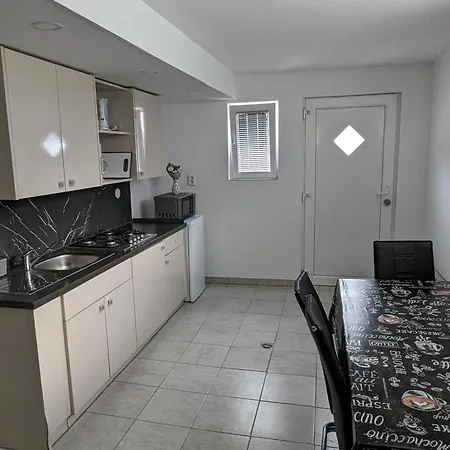 Mojca Near Bled Apartamento *